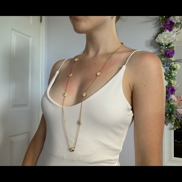 Juicy couture gold and white enamel daisy necklace - Picture 4 of 6